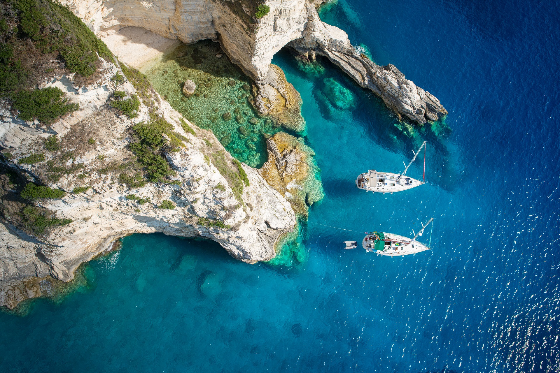 Renting a Boat Versus Chartering a Boat in Croatia: What is the Difference?