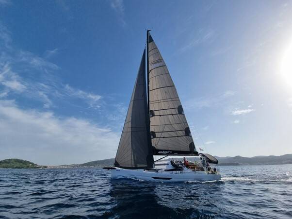 Sailing on Elan E6 Contessa in the Zadar canal
