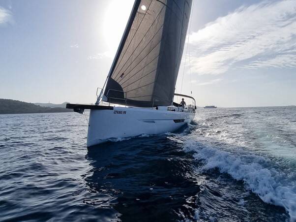 Elan E6 on the sea