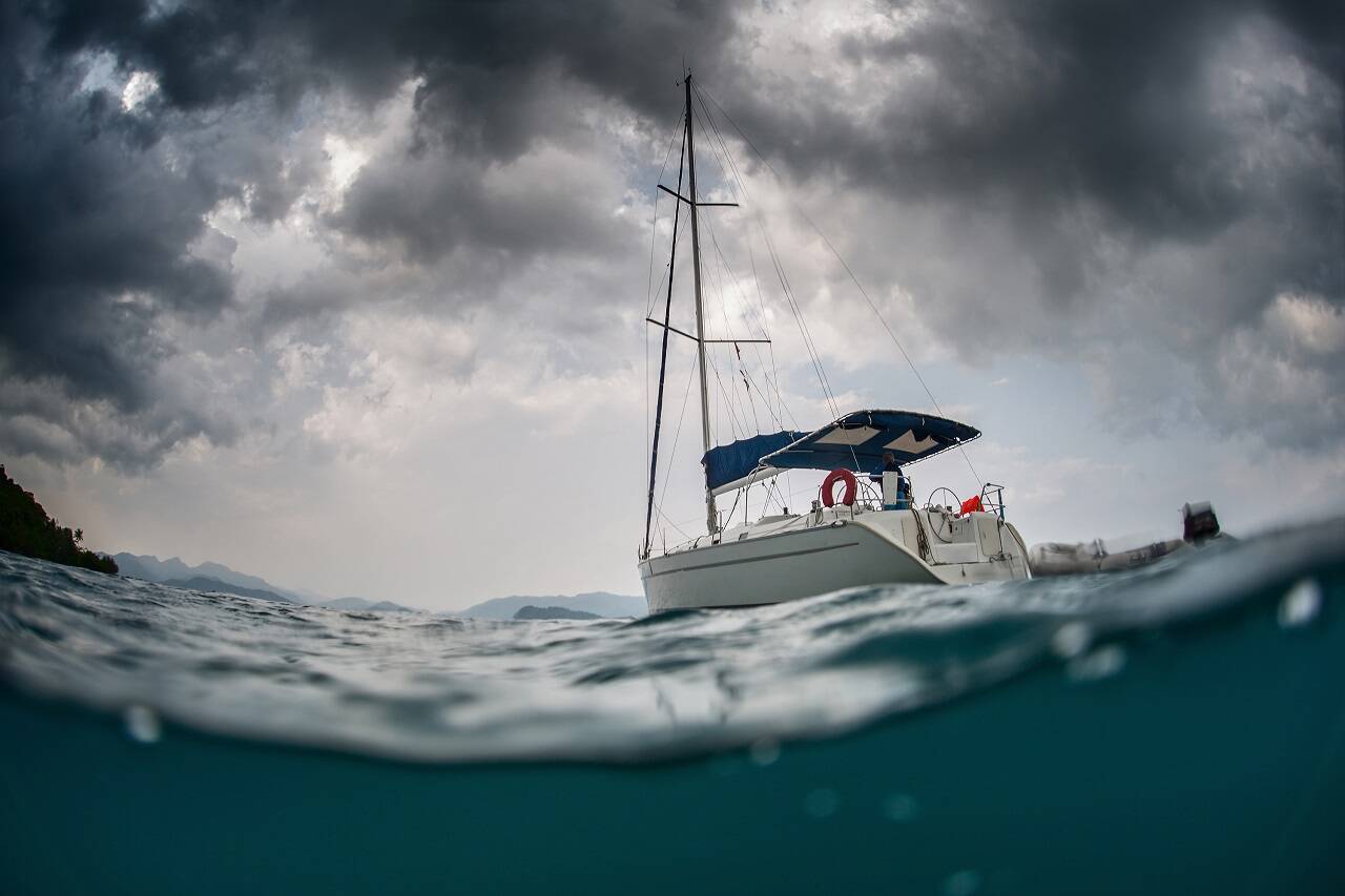 Sailing while jugo blows can be a challange