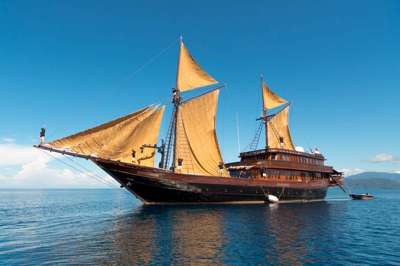 Wooden sailing boat